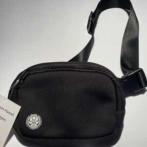 🟢HIC Hawaiian Island Creation black waist bag, fanny pack NWT -AHOHA from Hawaii